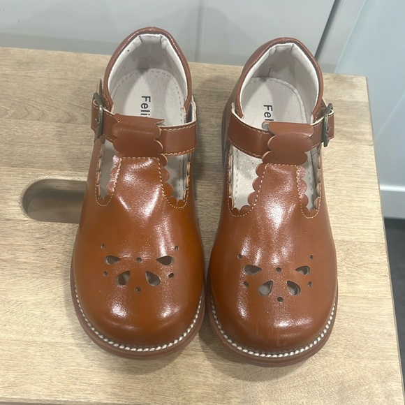 EUC Felix & Flora brown out T-strap Mary Janes faux leather, size toddler 10 - Picture 1 of 6